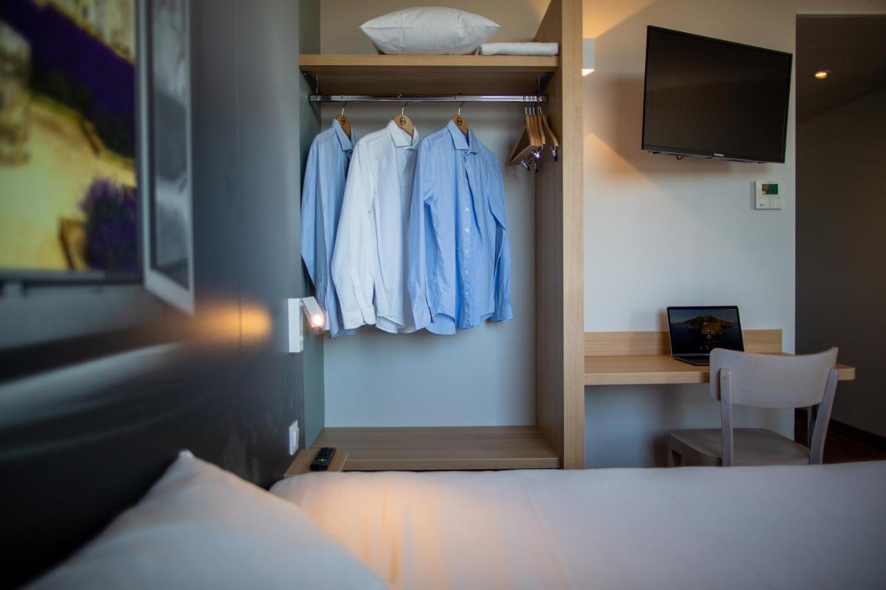 B&B Hotel Les Herbiers Eksteriør billede