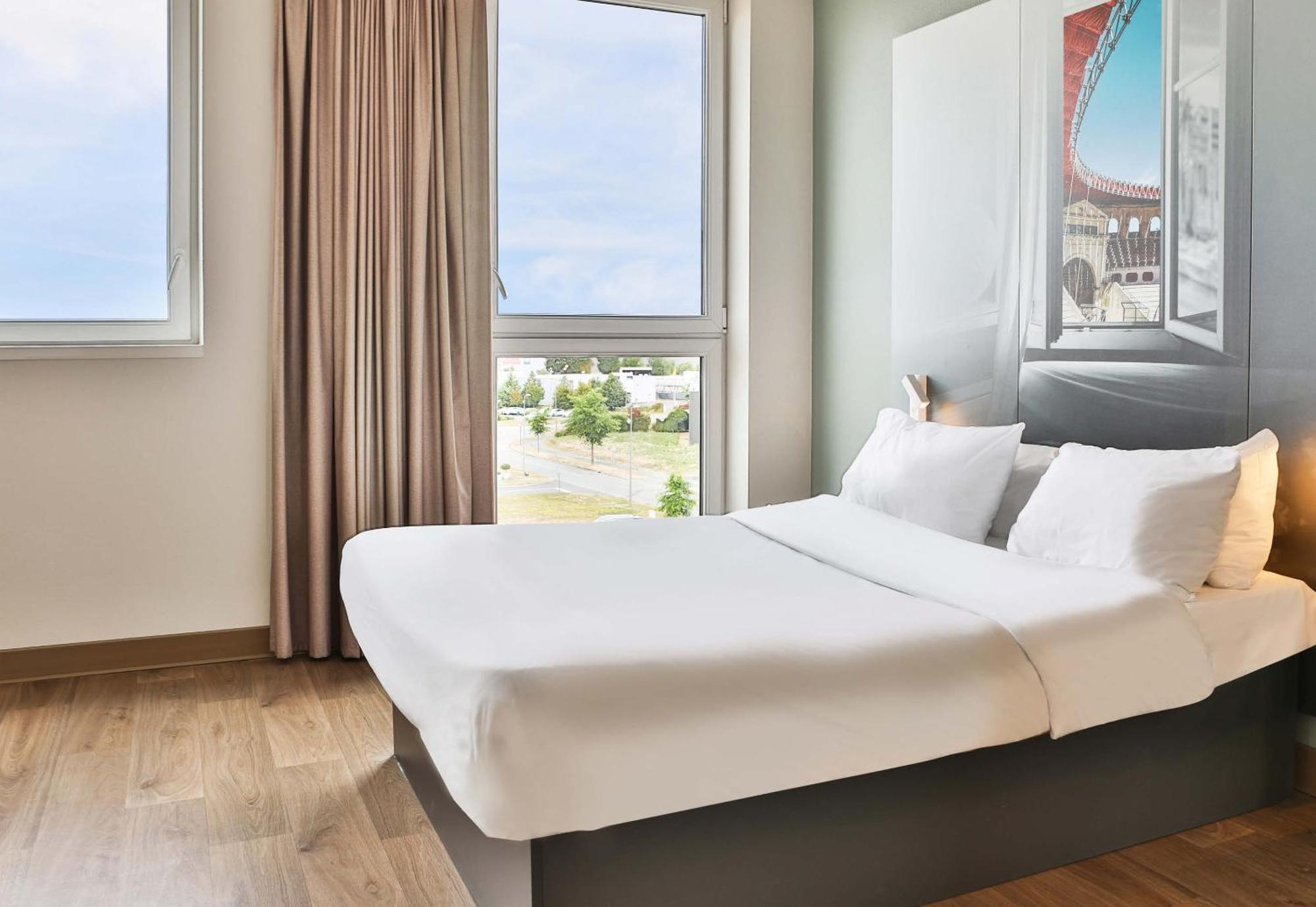 B&B Hotel Les Herbiers Eksteriør billede