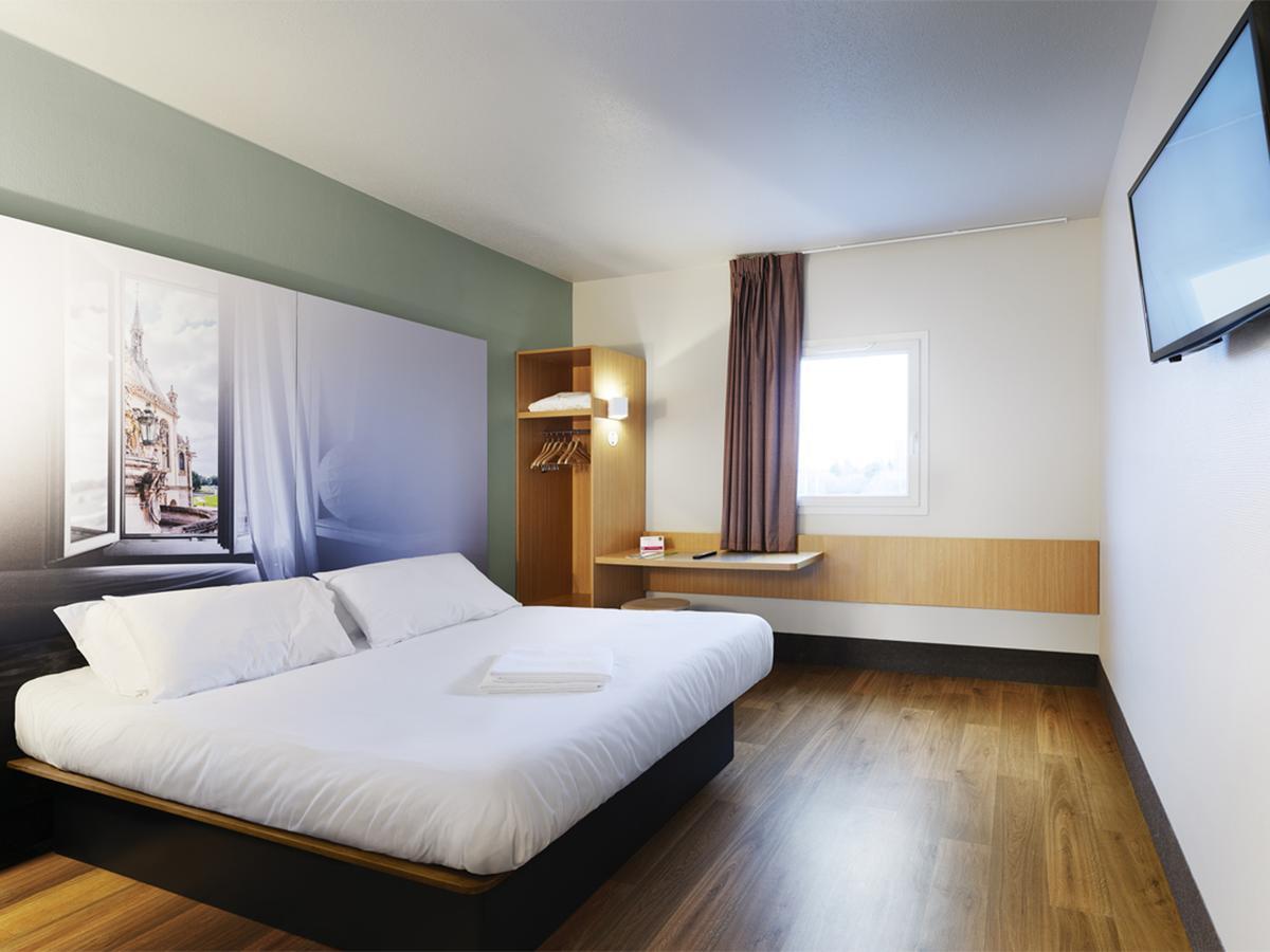 B&B Hotel Les Herbiers Eksteriør billede